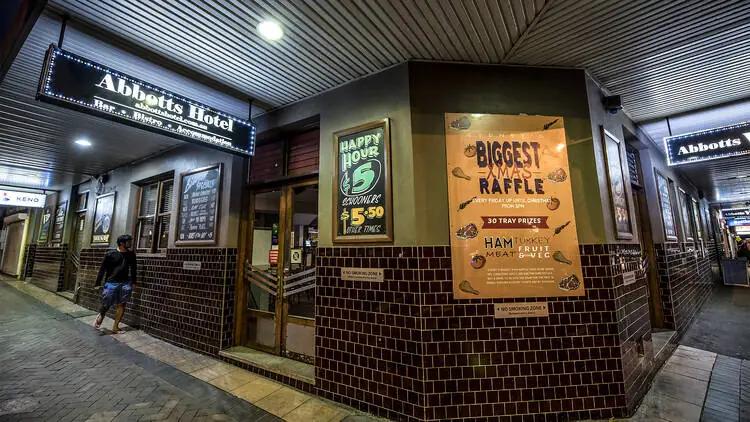 Abbotts Hotel – Waterloo NSW (photo 2)