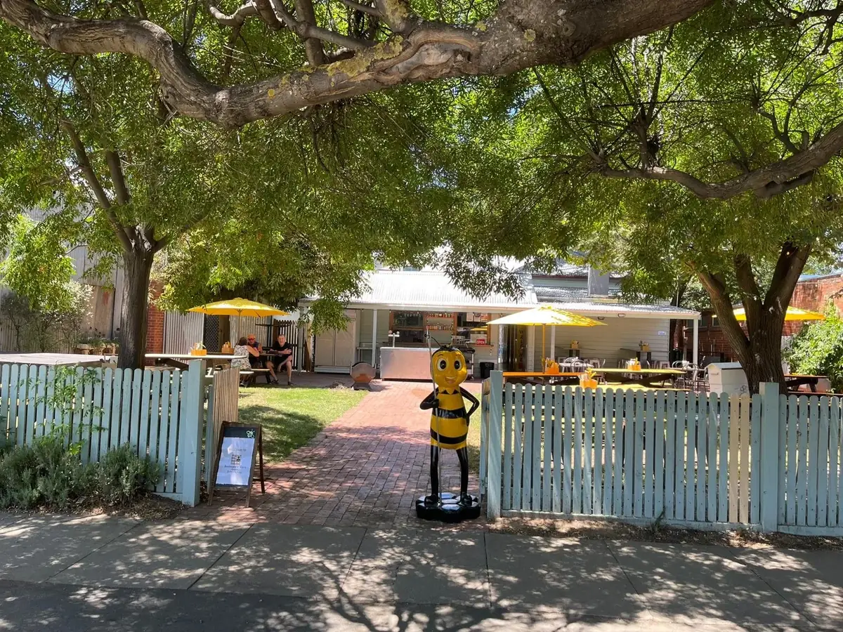 Beekeeper's Table – 51-53 Murray Esplanade, Moama Beach, VIC