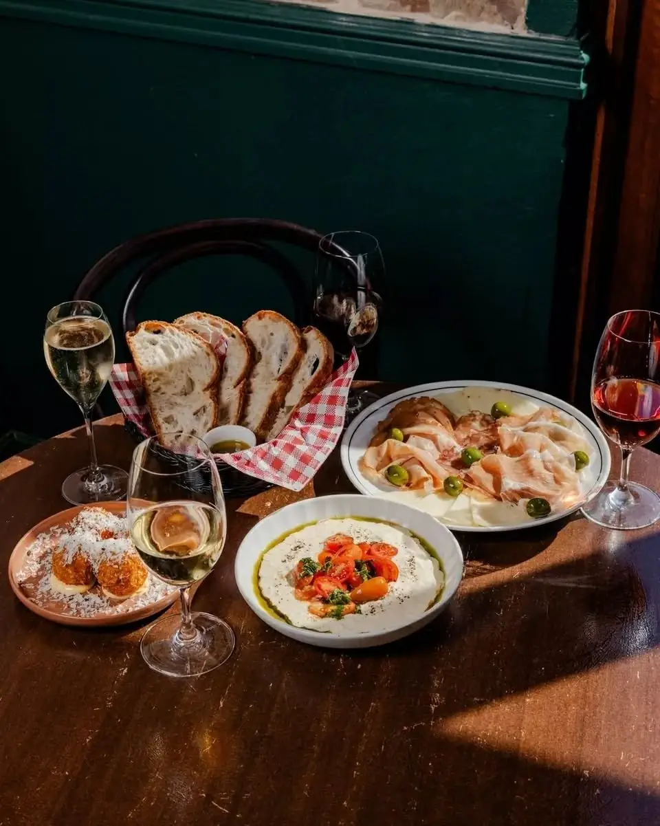 Cecchi's – Inglewood WA (photo 5)