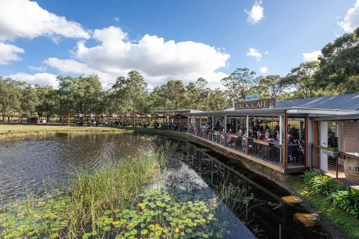 Deck Cafe Lovedale – 701 Lovedale Road, Lovedale