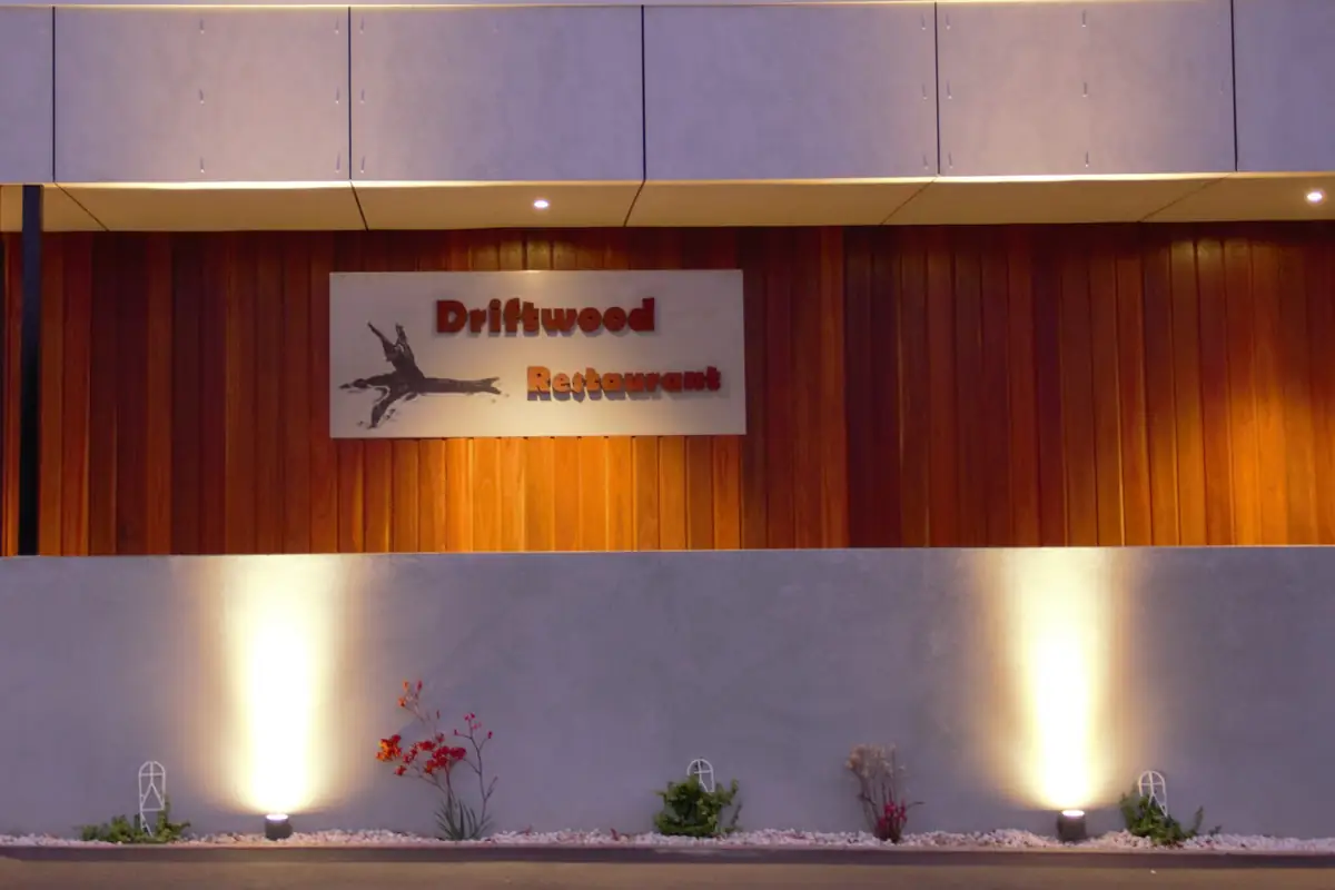 Driftwood Restaurant – 13 North Terrace, Lauderdale