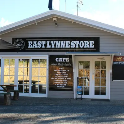 East Lynne Store logo