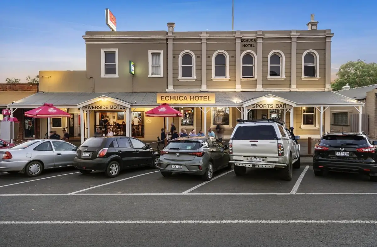 Echuca Hotel – 569 High Street, Moama Beach, VIC