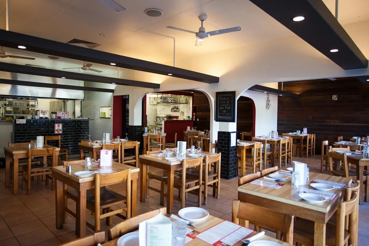 Gino's Restaurant – 468 Kingsford Smith Drive, Hamilton