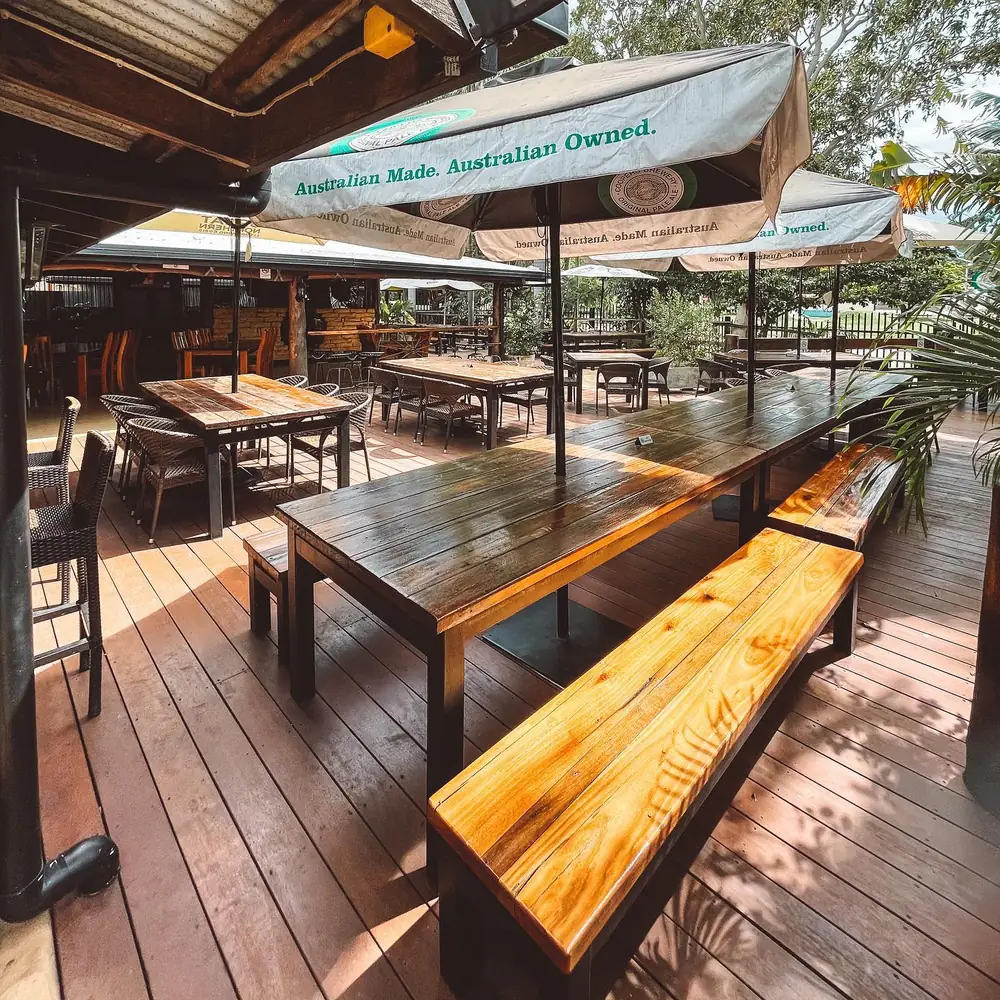 Lazy Lizard Tavern – Pine Creek NT (photo 3)