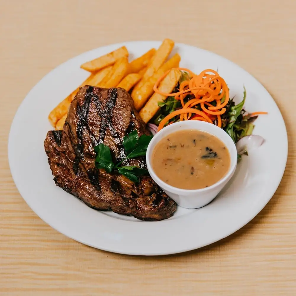 Ocean View Hotel – 15 Morgo Street, Urunga