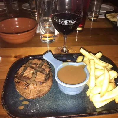 Parkers Steakhouse logo