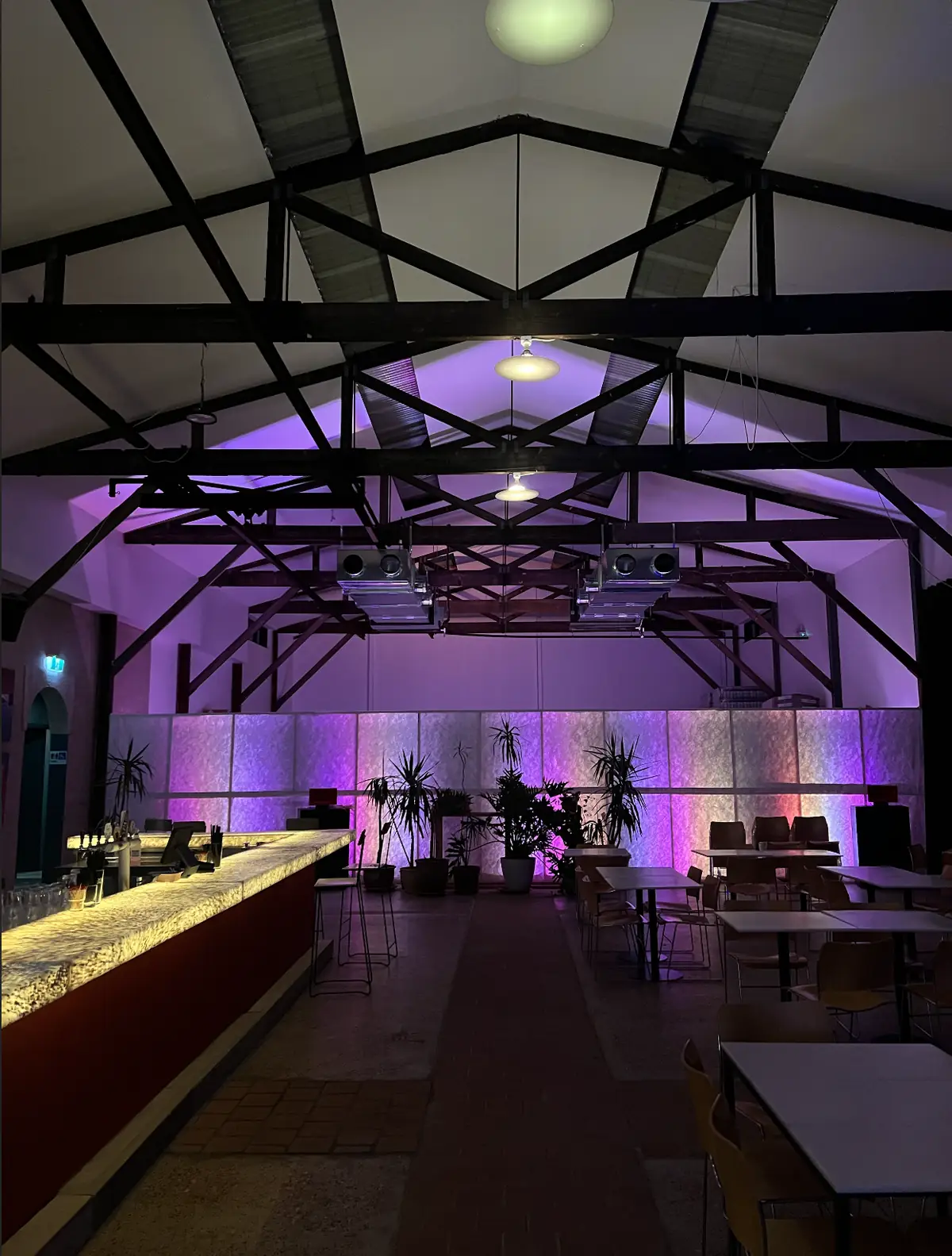 Poor Toms Oltra – Enmore