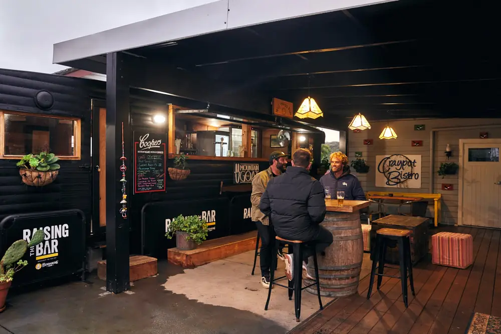 Port Campbell Hotel – 40 Lord Street, Port Campbell, VIC