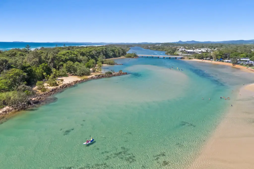 Pottsville Tavern – Overall Drive, Pottsville Waters