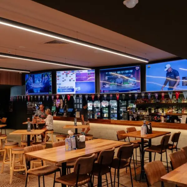 Runaway Bay Tavern – Runaway Bay QLD (photo 2)