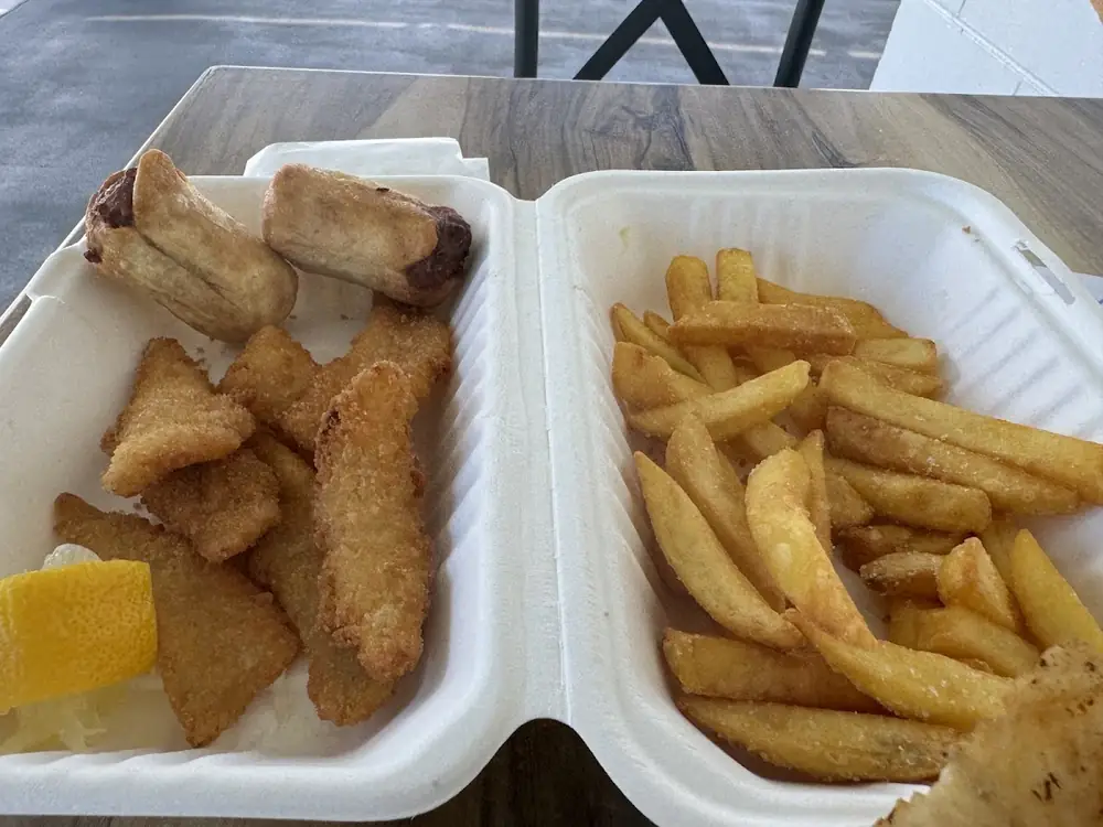 Rynn's Seafoods – Bootooloo QLD (photo 2)