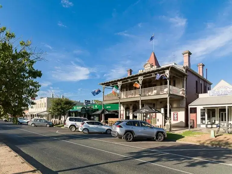 Shamrock Hotel – Echuca VIC (photo 4)