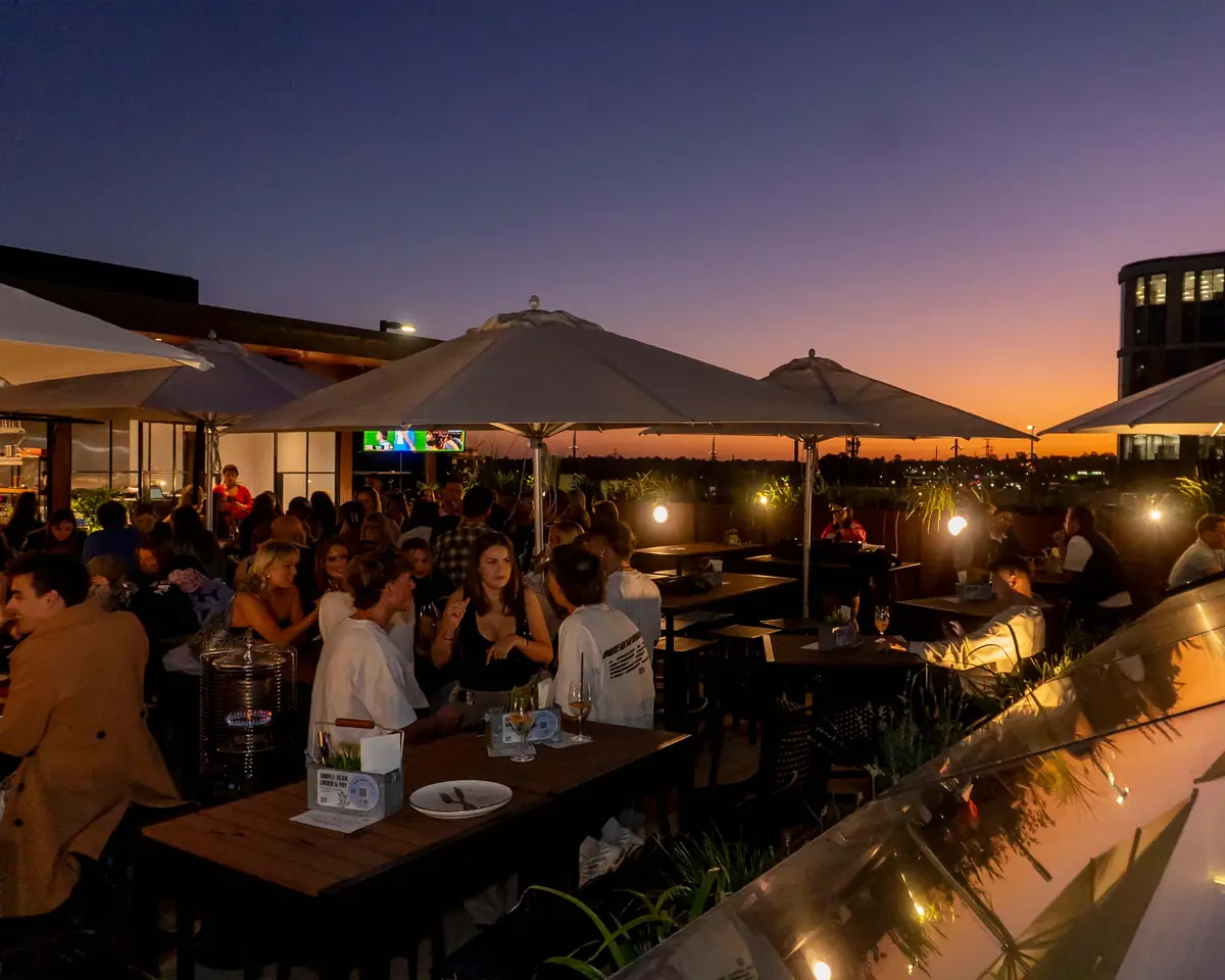 Suburban Dining + Rooftop – R10/ Eastland Town Square, Ringwood