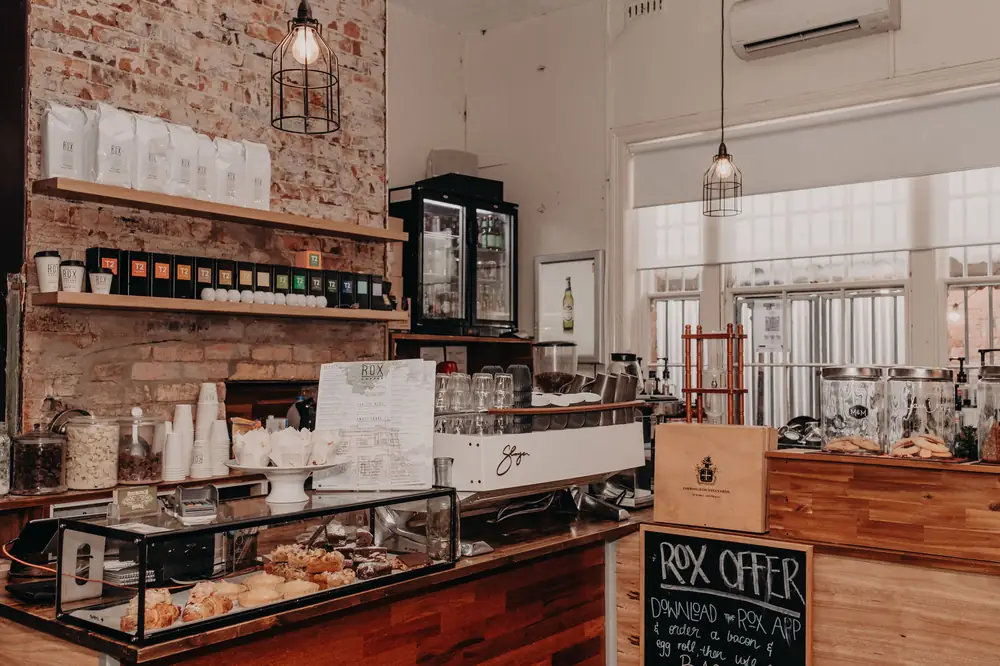 The Roxburgh – Hamilton VIC (photo 2)