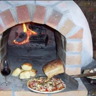 Woodfire Pizza logo
